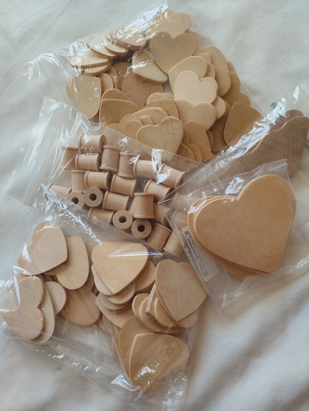 New Wooden Cutouts Bundle (120 Pieces) Heart Shapes (3 Sizes), Spools, Wings